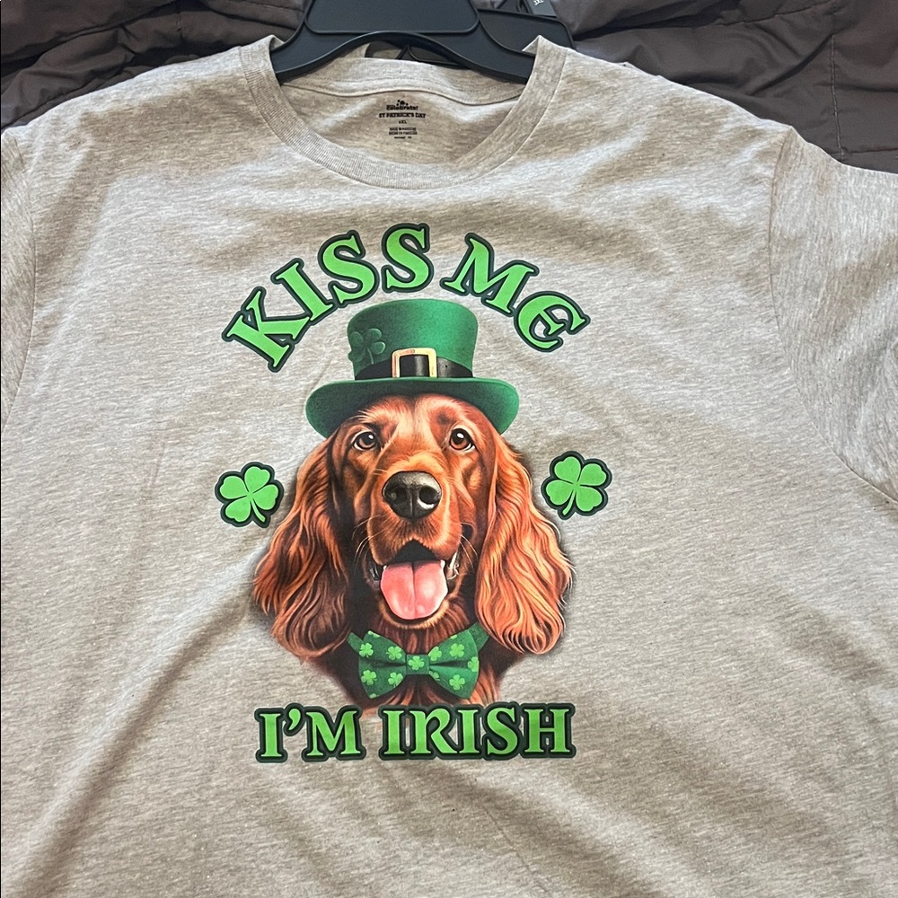 Kiss Me I'm Irish Dog St. Patrick's T-Shirt - Green on Gray